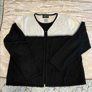 Beautiful Black & Off-White Sag Harbor Cardigan Sweater - XL